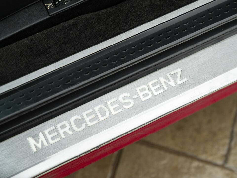 Image 29/50 of Mercedes-Benz SL 600 (1994)