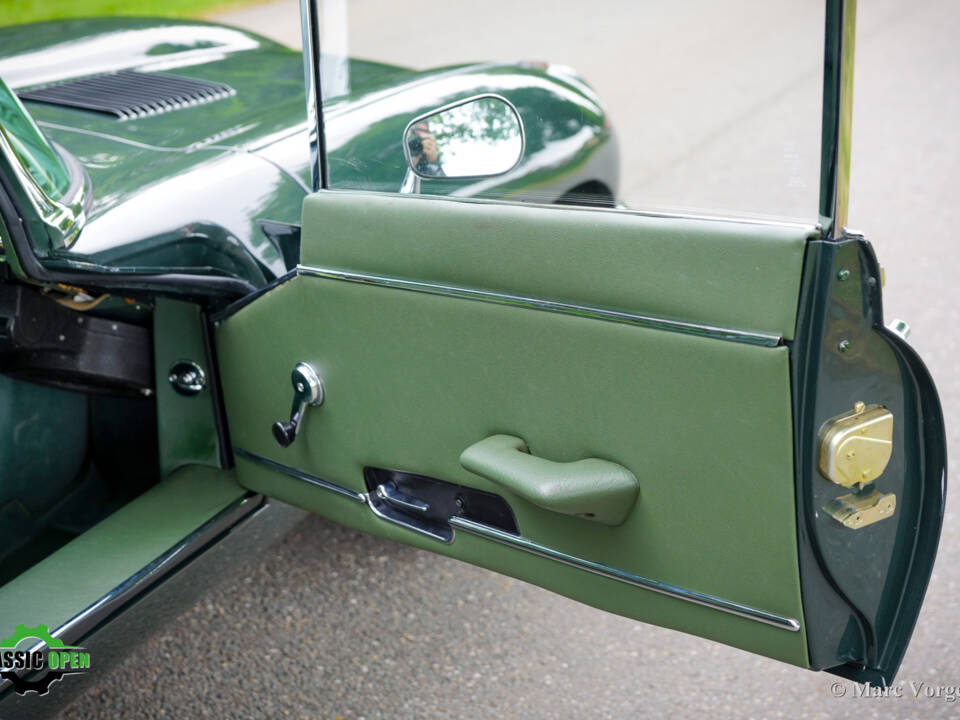 Afbeelding 10/61 van Jaguar E-Type (2+2) (1969)