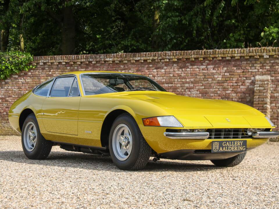 Afbeelding 28/50 van Ferrari 365 GTB/4 Daytona (1971)