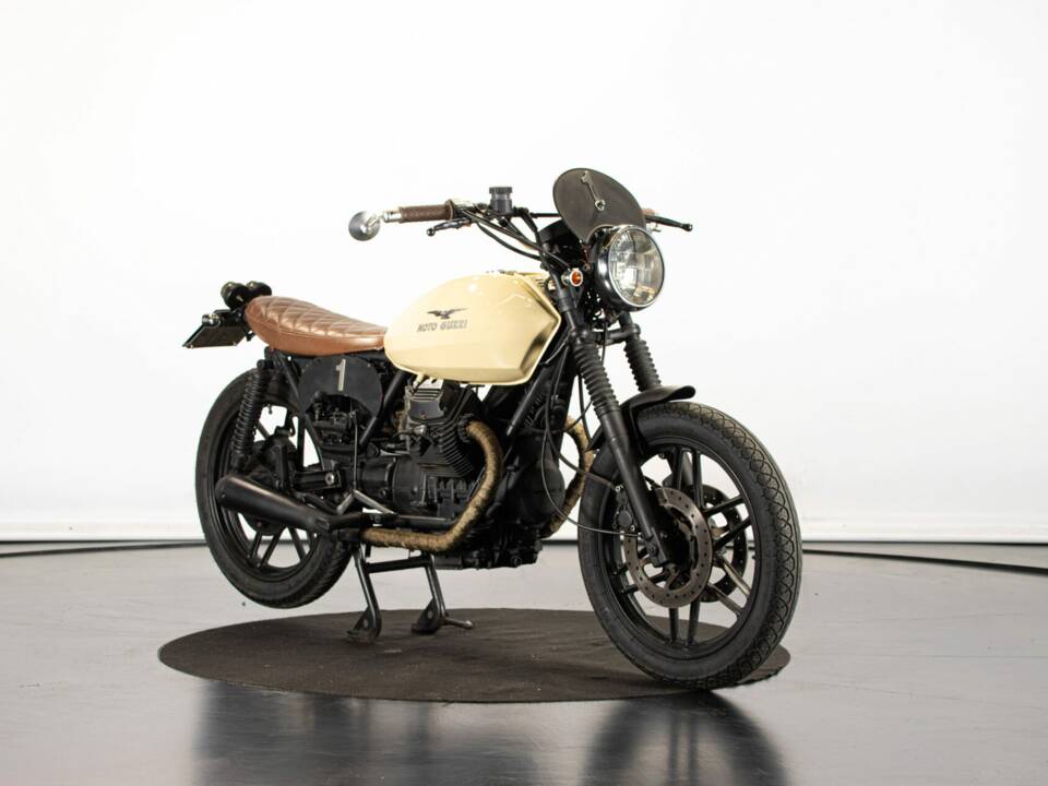 Image 6/50 of Moto Guzzi V 35 Imola II (1983)