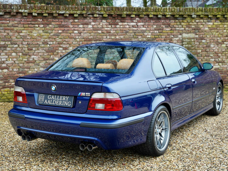 Immagine 28/50 di BMW M5 (2002)