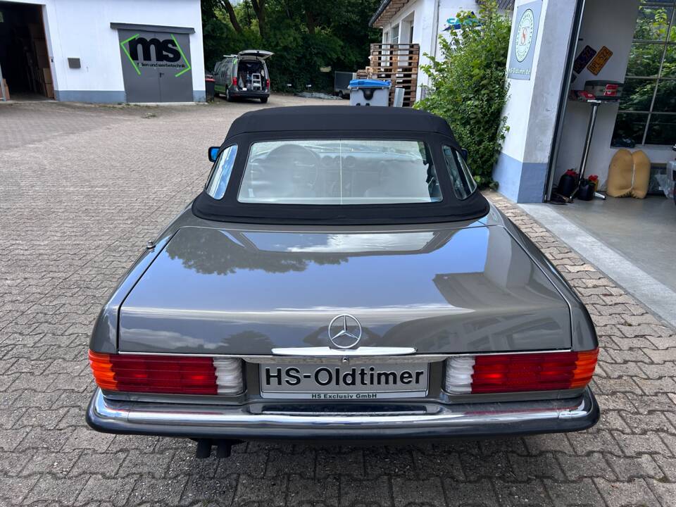 Image 24/37 of Mercedes-Benz 560 SL (1986)