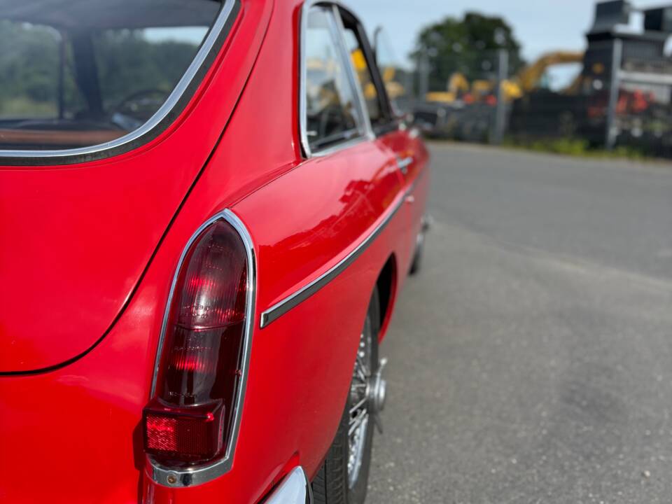 Image 9/28 de MG MGB GT (1966)