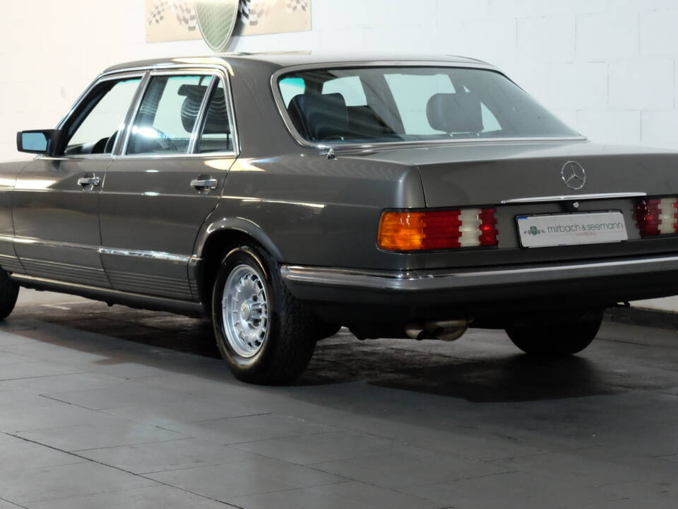 Image 4/31 of Mercedes-Benz 500 SEL (1987)