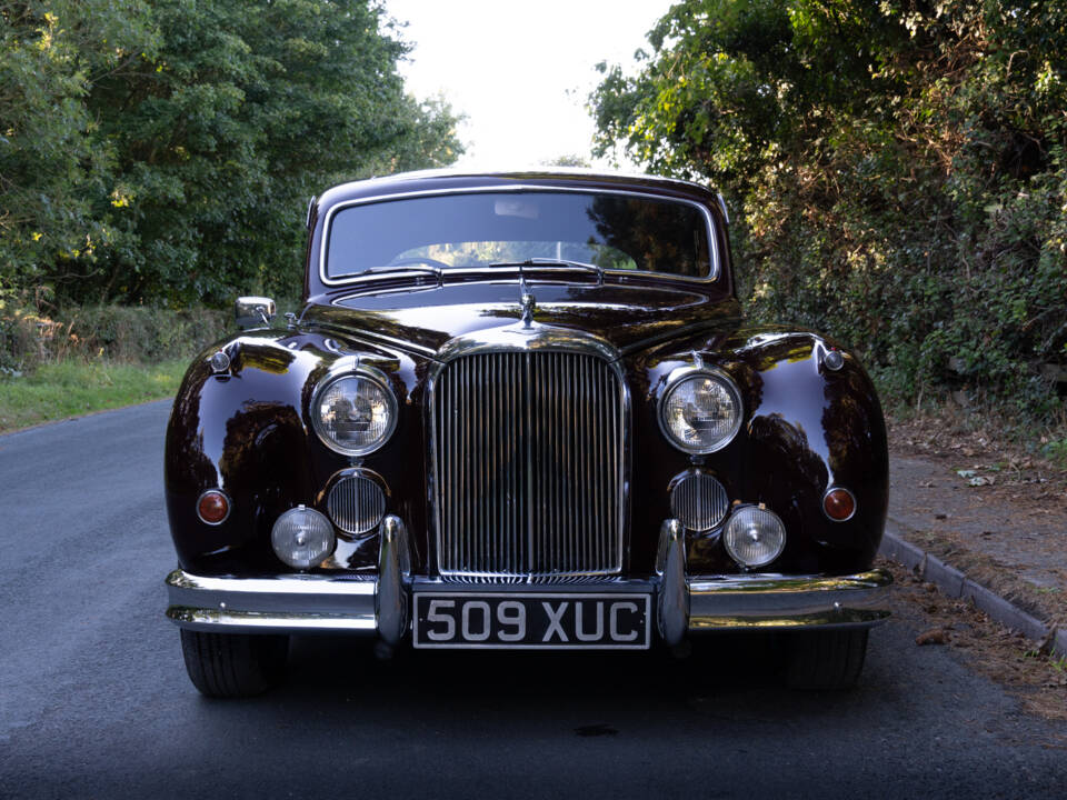 Image 2/20 of Jaguar Mk II 3.8 (1959)