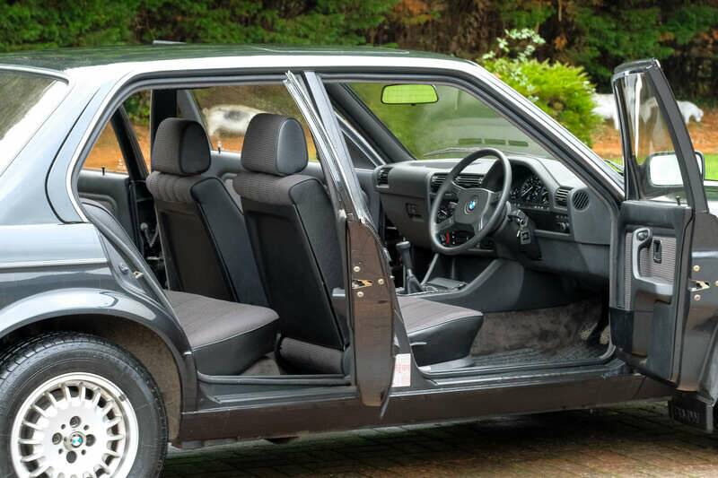 Immagine 46/50 di BMW 320i (1986)