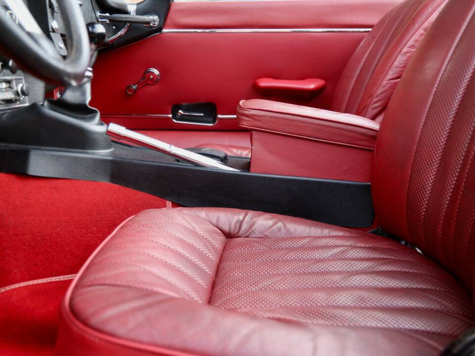 Afbeelding 40/50 van Jaguar E-Type V12 (1973)