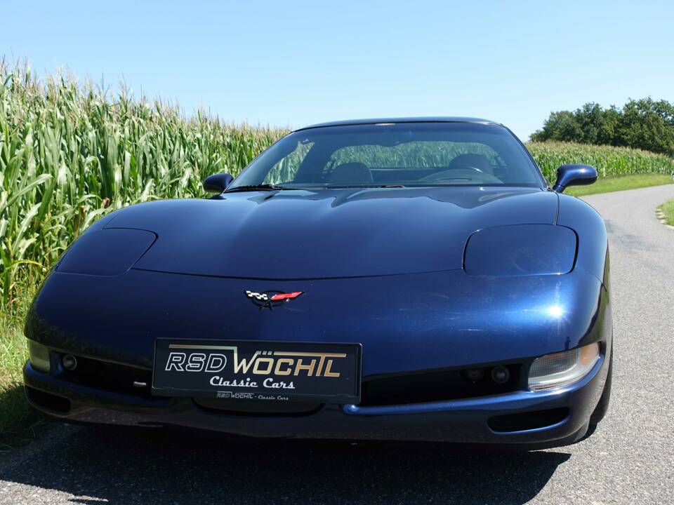 Immagine 14/26 di Chevrolet Corvette (2002)