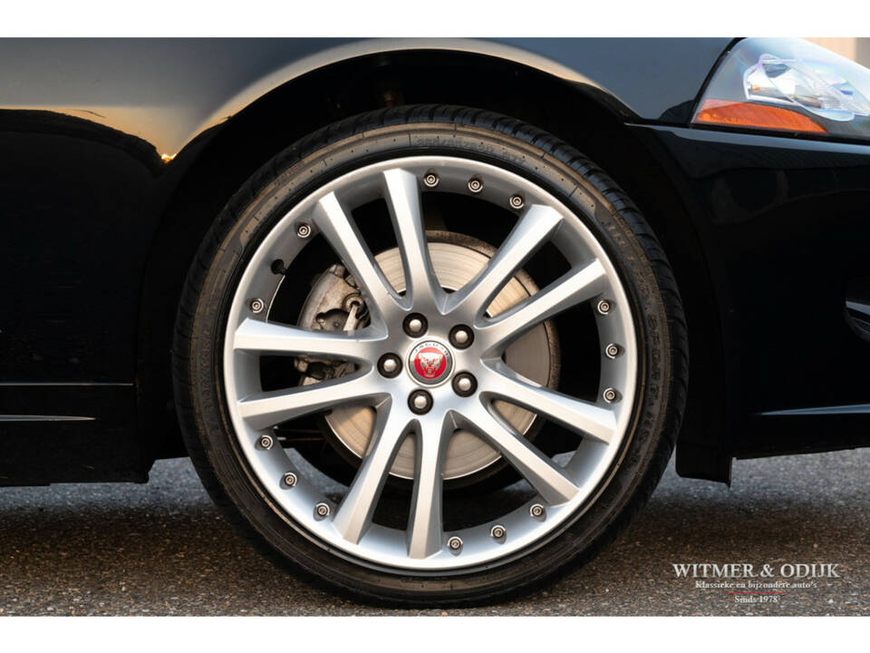 Image 34/37 of Jaguar XK 4.2 (2006)
