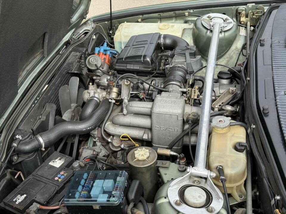 Bild 18/18 von BMW 728i (1986)
