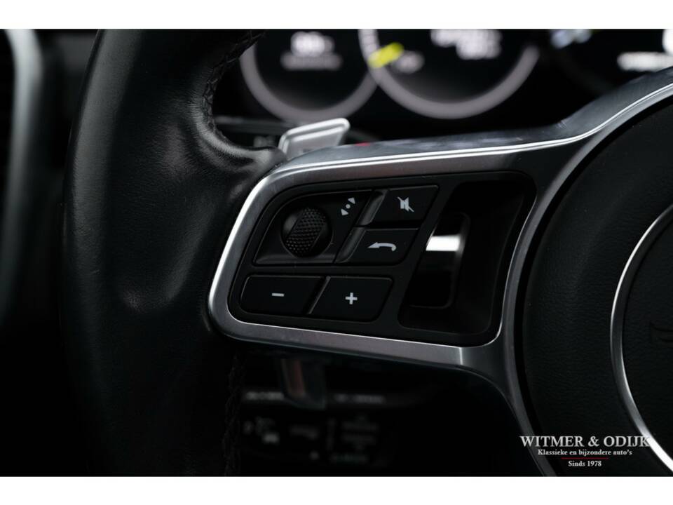 Image 14/37 of Porsche Cayenne E-Hybrid (2018)