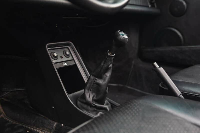 Image 35/50 de Porsche 911 Carrera 3.2 (1989)