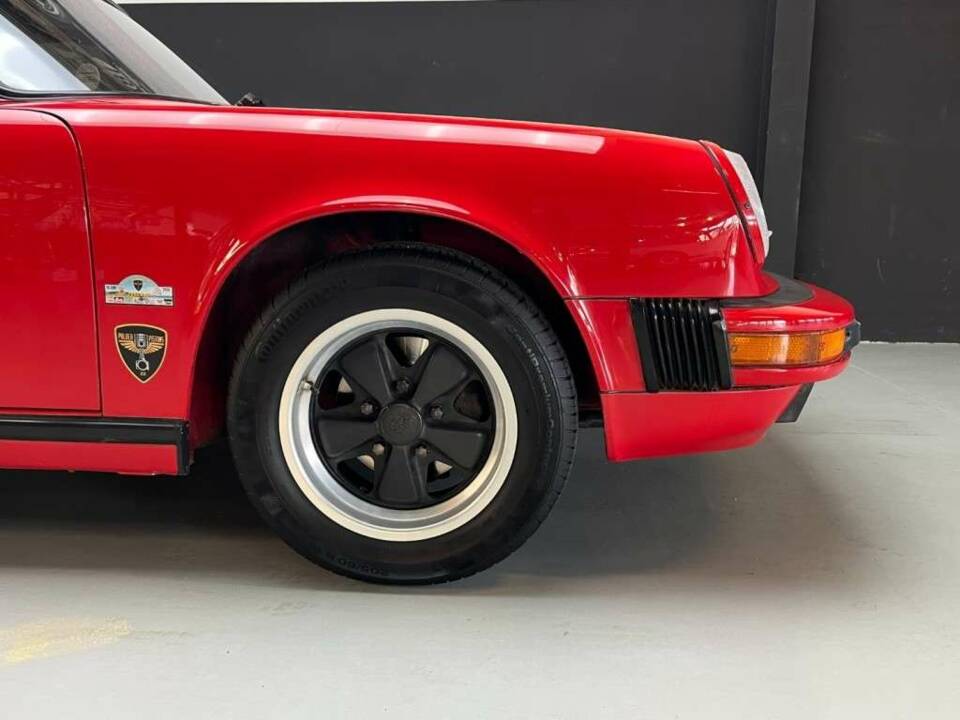 Image 14/50 of Porsche 911 Carrera 3.2 (1987)