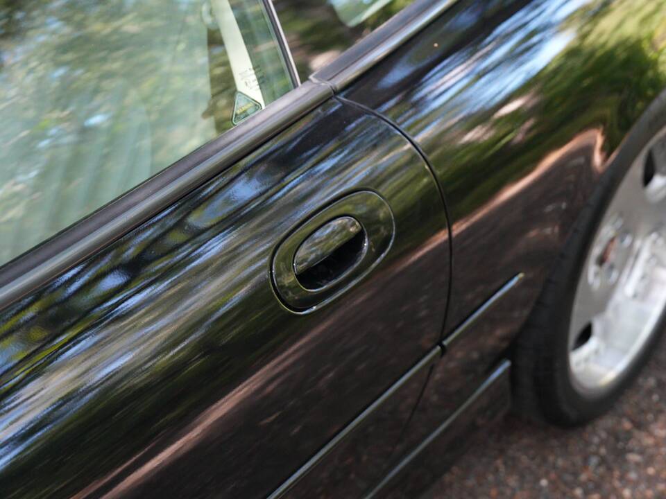 Image 24/50 of Jaguar XKR (1998)