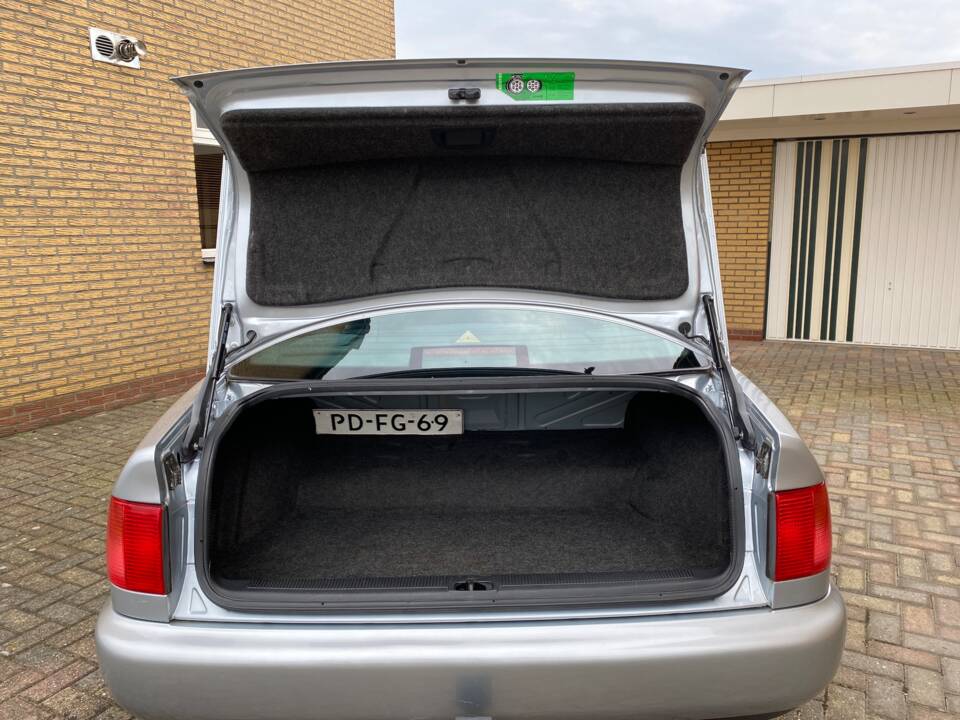 Bild 19/25 von Audi A6 2.6 (1996)