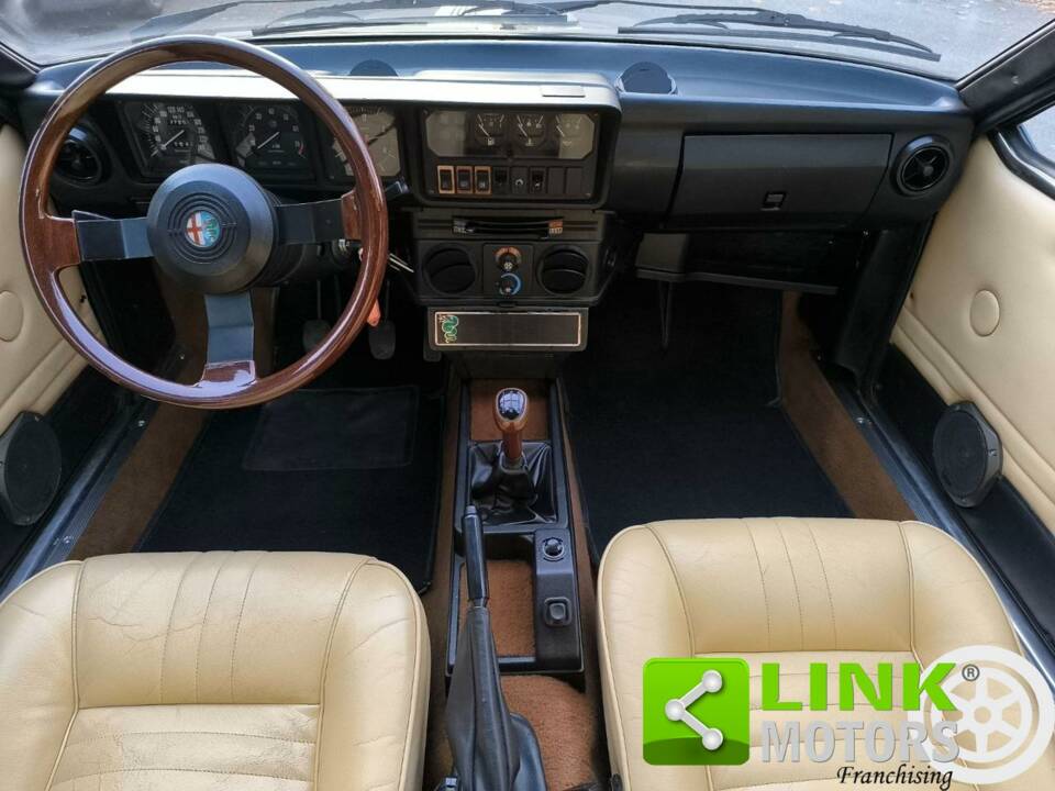 Bild 5/10 von Alfa Romeo GTV 6 2.5 (1980)