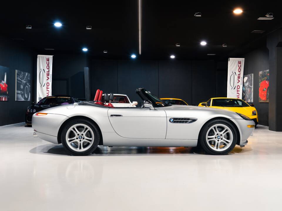 Image 4/41 of BMW Z8 (2002)