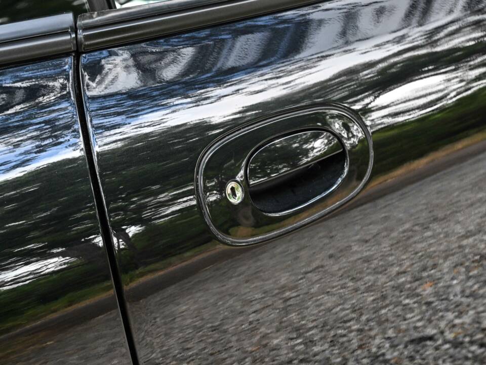 Image 27/50 of Jaguar XKR (2006)