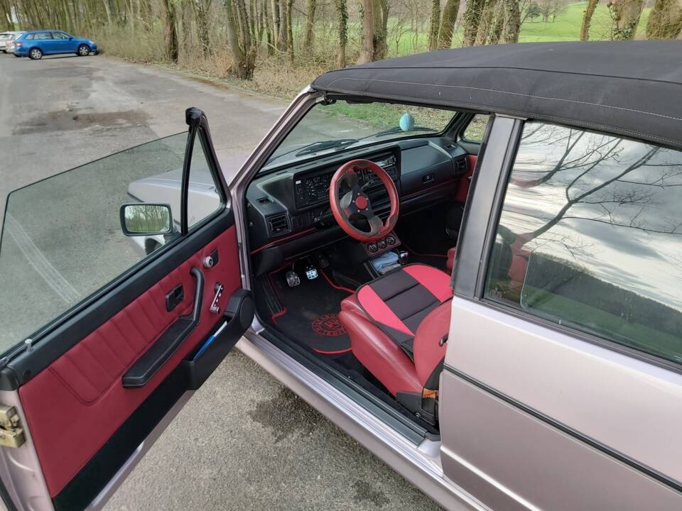 Bild 1/4 von Volkswagen Golf I Cabrio 1.8 (1993)