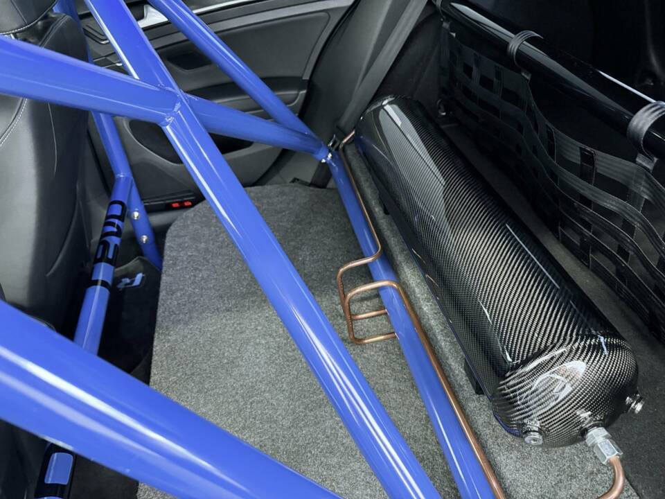 Bild 21/22 von Volkswagen Golf VII R (2016)