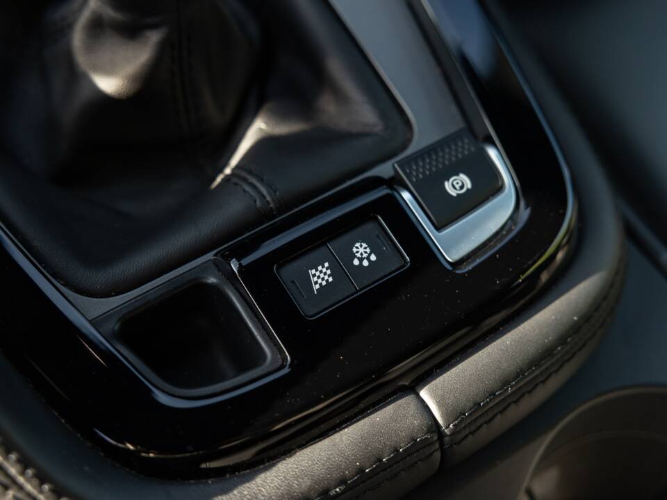 Image 15/45 of Jaguar F-Type (2016)
