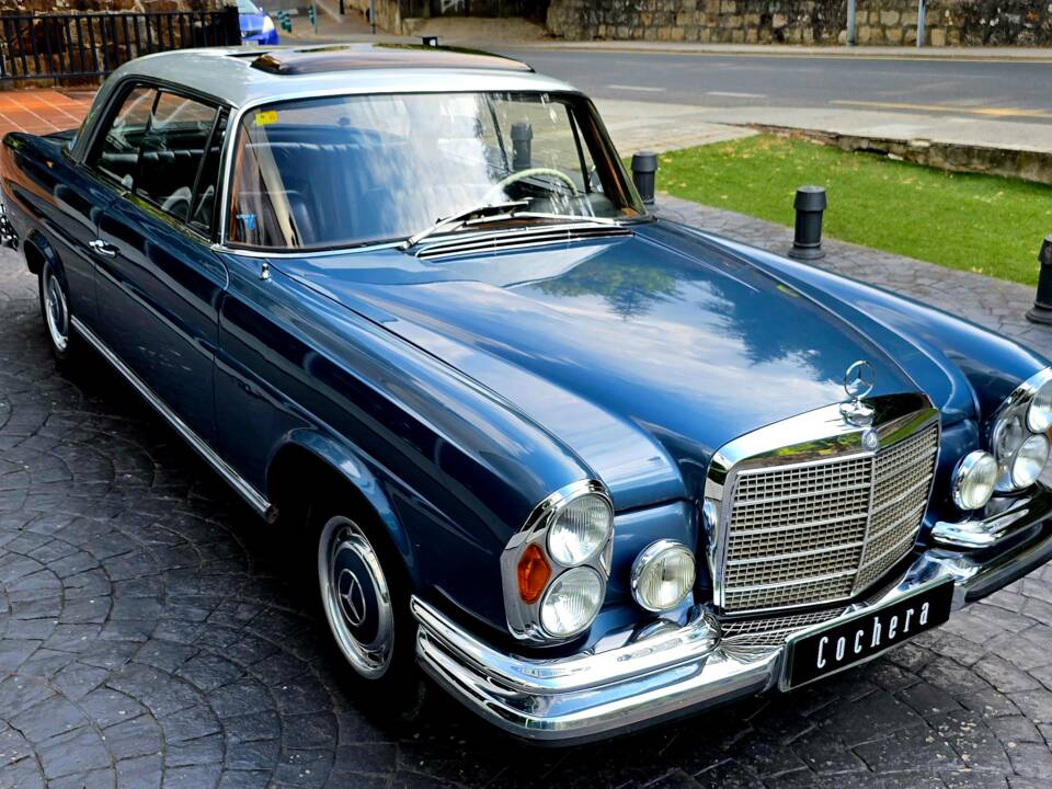 Image 3/34 of Mercedes-Benz 280 SE (1970)