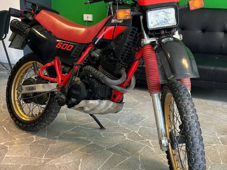 Bild 2/10 von Yamaha DUMMY (1987)