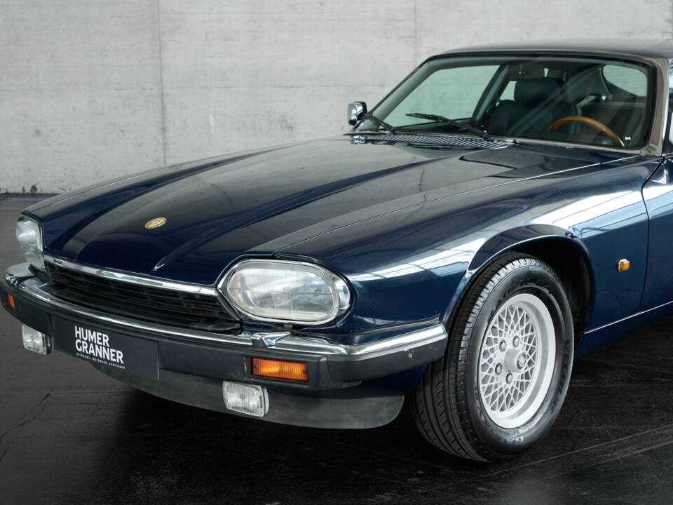 Image 6/50 of Jaguar XJS 5.3 V12 (1993)