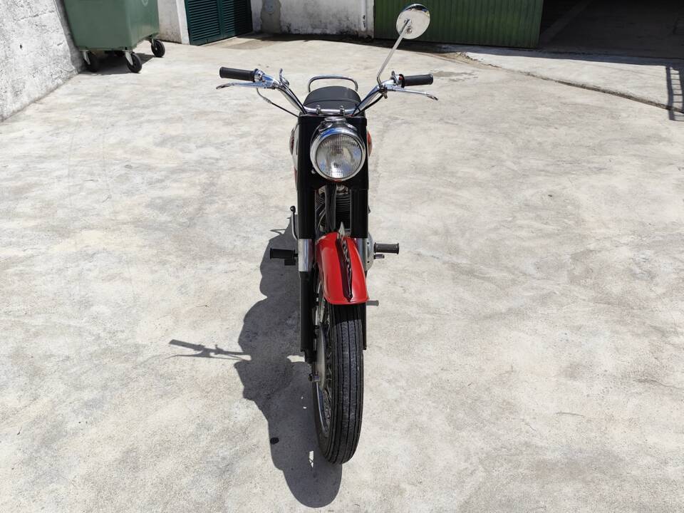 Image 29/51 of BSA B 44 (1966)