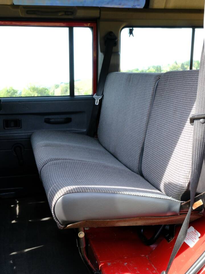 Afbeelding 17/31 van Land Rover Defender 110 300Tdi (1997)