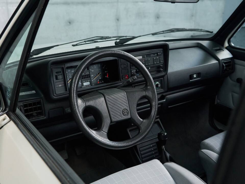 Image 43/50 of Volkswagen Golf Mk I Convertible 1.8 (1989)