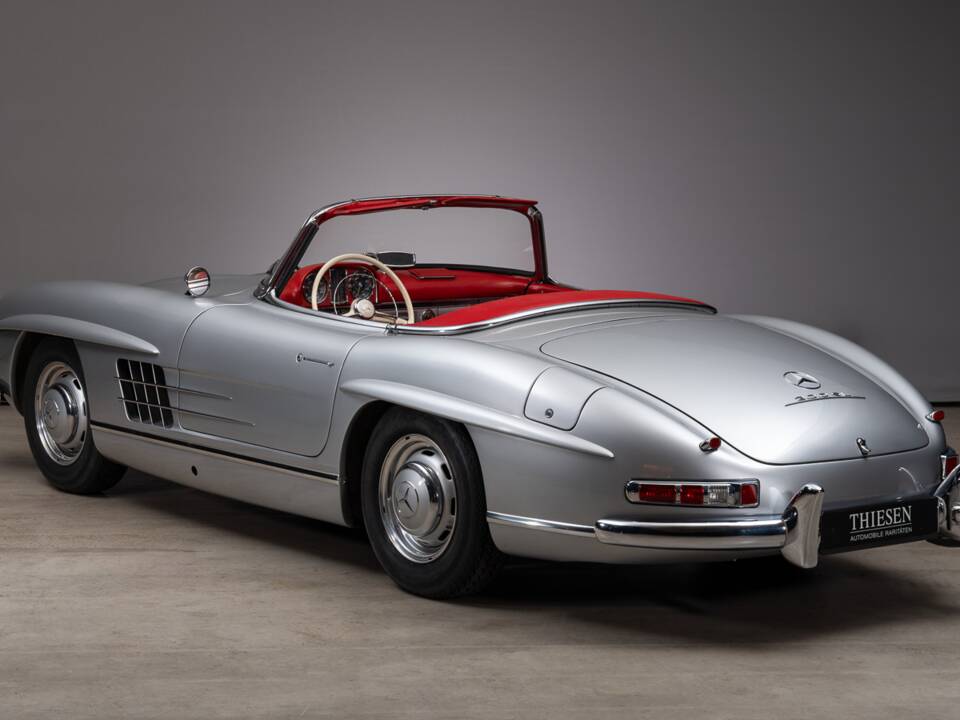 Image 18/47 of Mercedes-Benz 300 SL Roadster (1963)