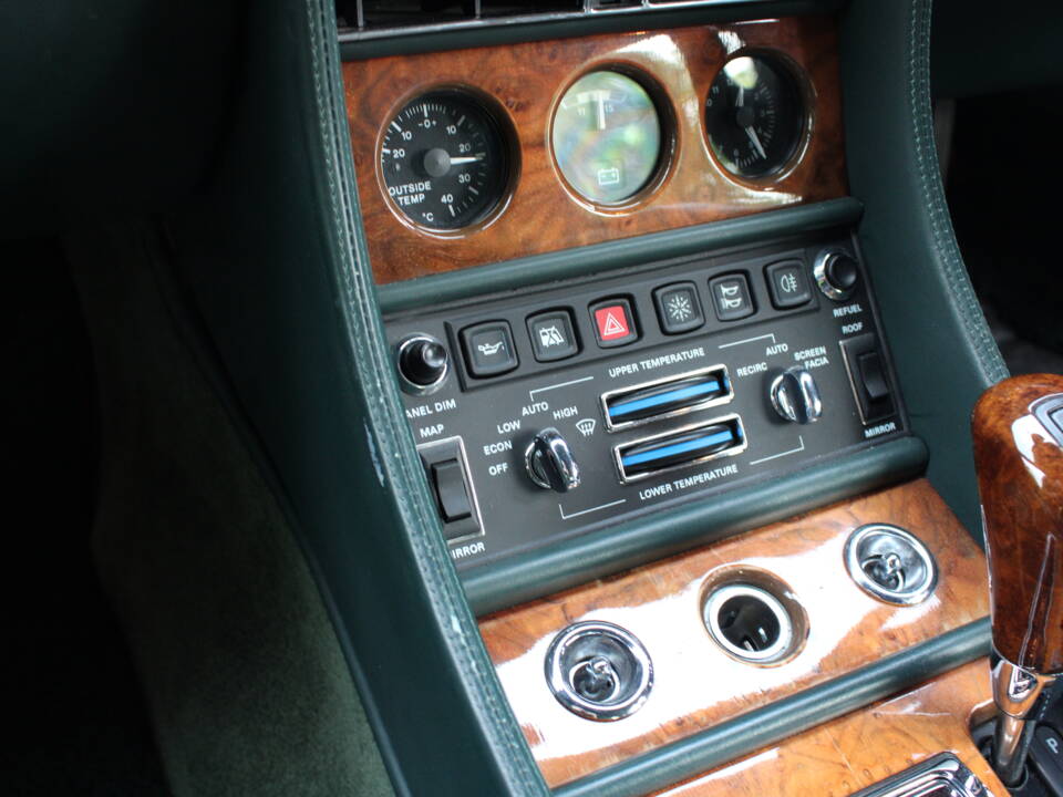 Image 28/57 de Bentley Turbo R (1995)