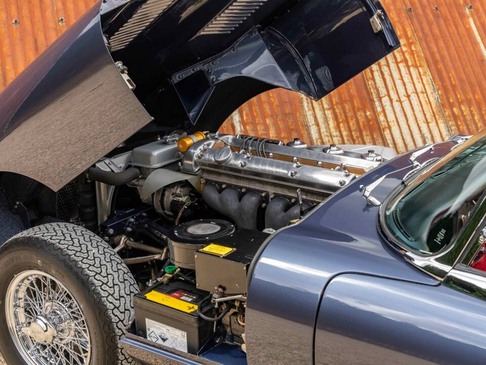 Image 27/27 of Jaguar Type E 4.2 (1965)