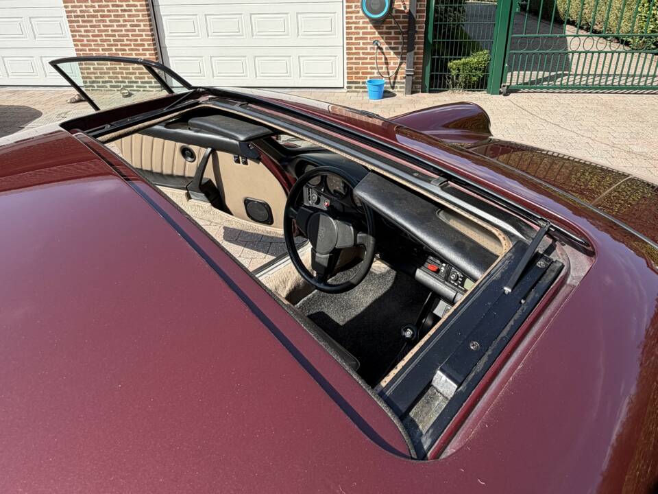 Image 8/15 of Porsche 911 SC 3.0 (1983)