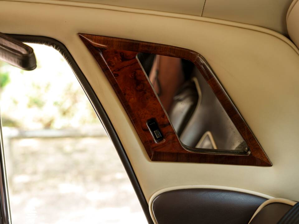 Image 26/28 of Rolls-Royce Silver Wraith II (1980)