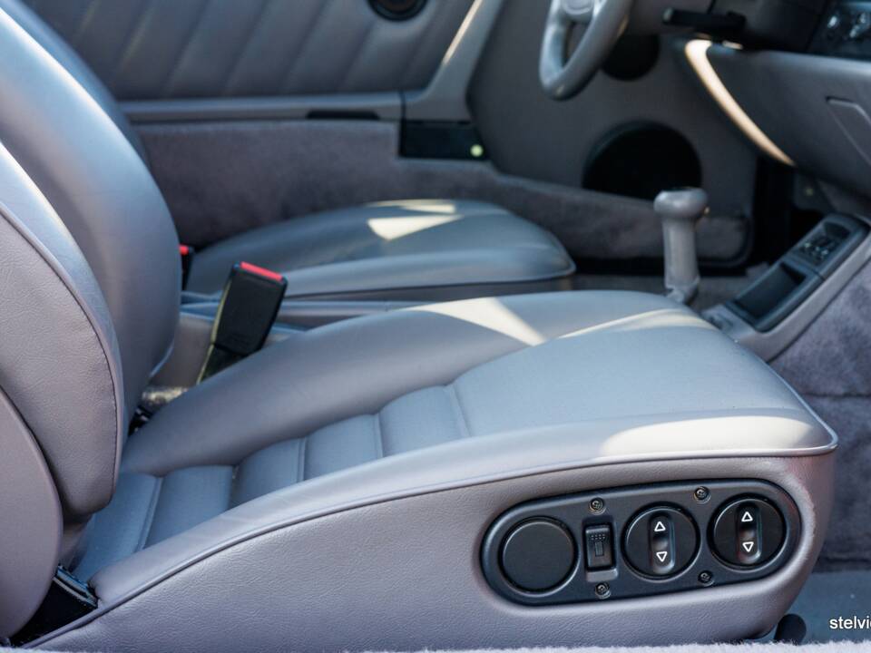 Afbeelding 24/33 van Porsche 911 Carrera 2 (1993)