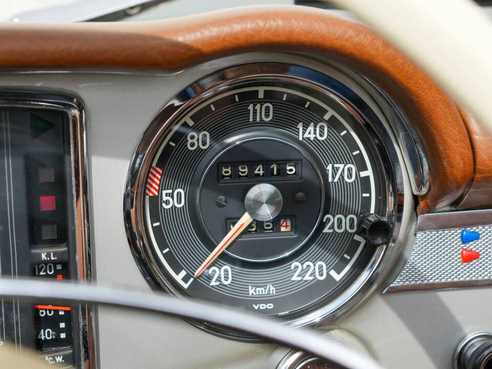 Imagen 28/41 de Mercedes-Benz 280 SL (1971)