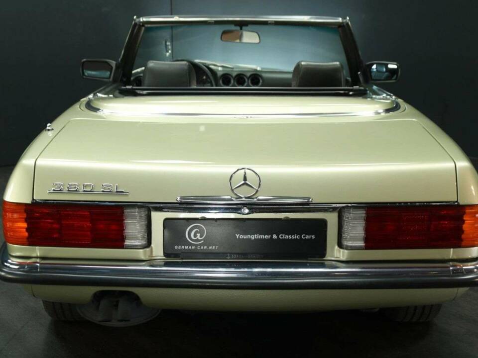 Imagen 5/50 de Mercedes-Benz 380 SL (1984)