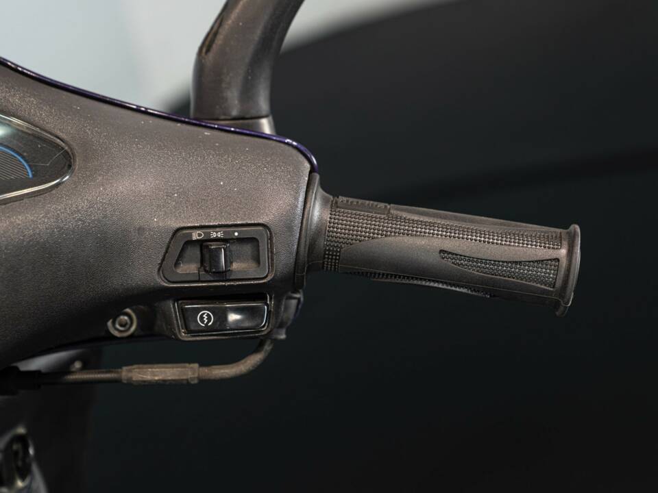 Bild 10/21 von Aprilia SR 50 (1996)