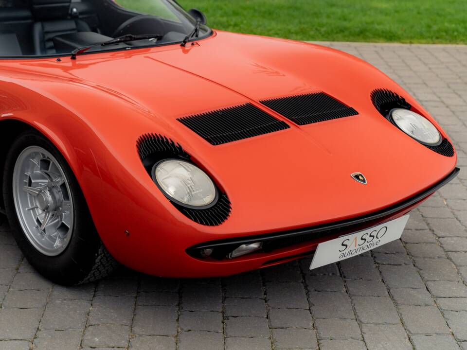Bild 24/85 von Lamborghini Miura P 400 (1967)