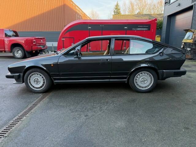 Immagine 8/22 di Alfa Romeo GTV 2.0 (1983)