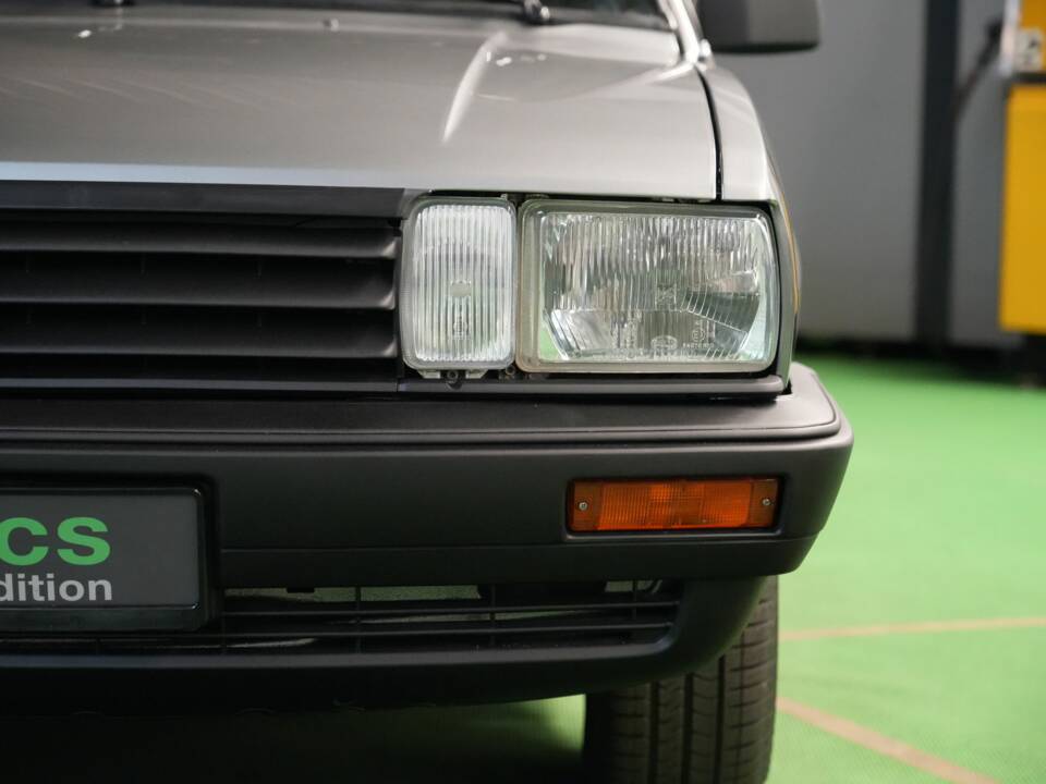 Bild 8/42 von Volkswagen Passat Variant 1.8 (1986)