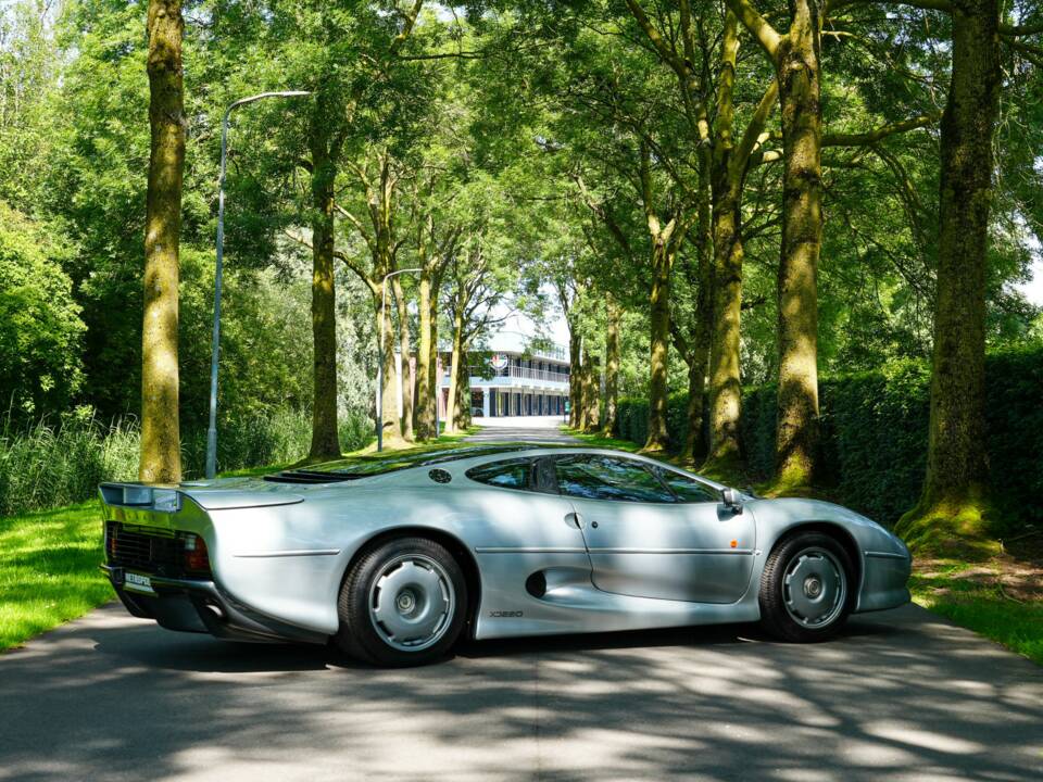 Bild 11/50 von Jaguar XJ 220 (1993)