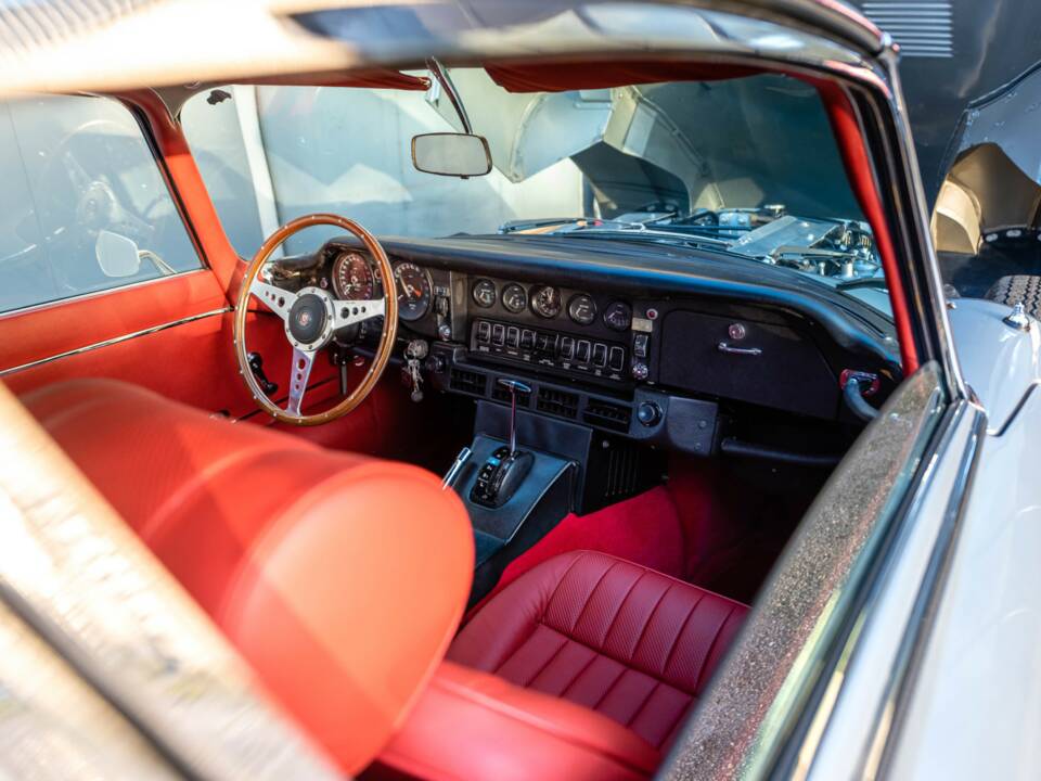 Bild 41/50 von Jaguar E-Type V12 (2+2) (1971)