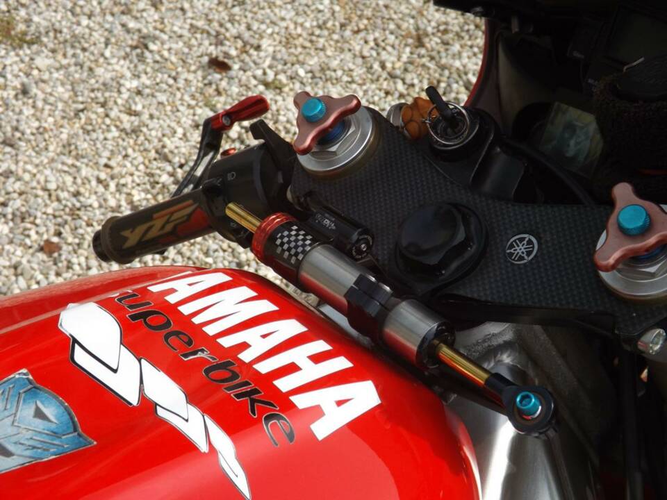 Image 44/50 of Yamaha YZF 1000 R1 (1998)