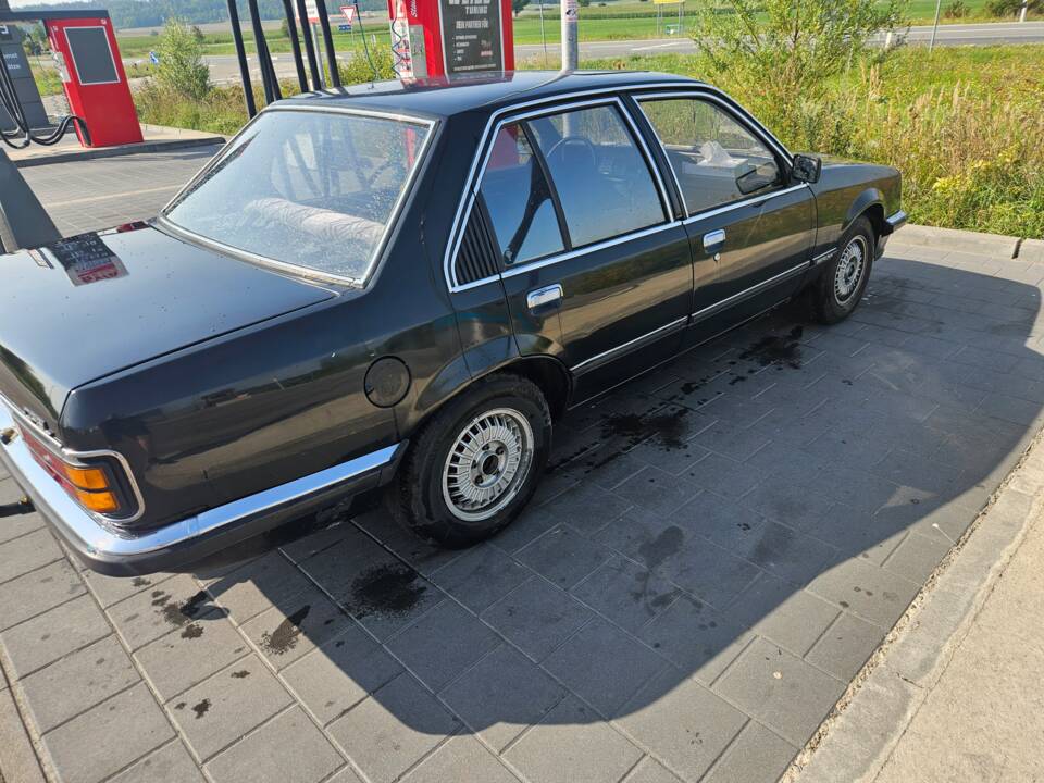 Bild 4/18 von Opel Commodore 2,5 E (1981)