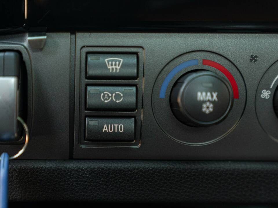 Image 42/50 of BMW 750iL (2001)