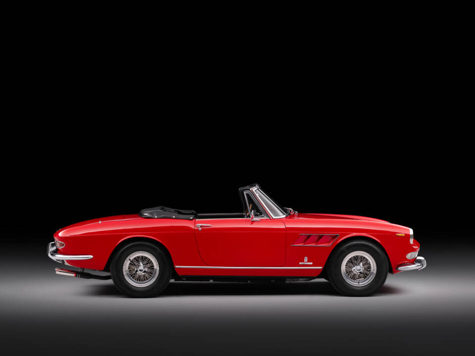 Image 3/28 of Ferrari 275 GTS (1965)