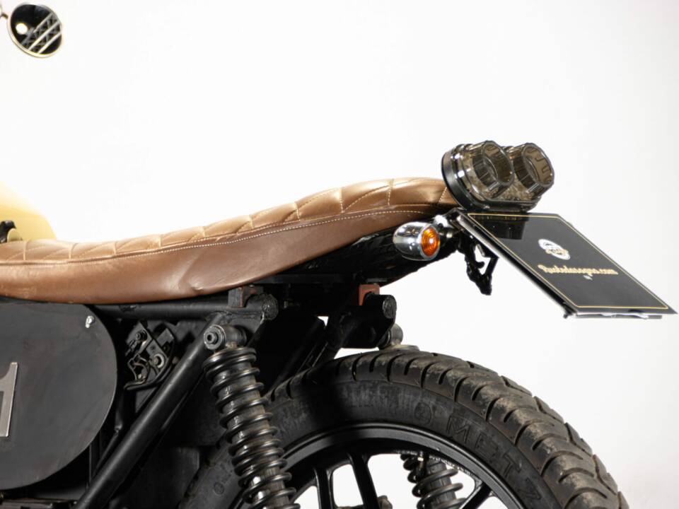 Image 13/50 of Moto Guzzi V 35 Imola II (1983)